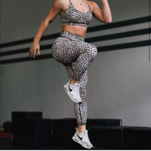 ZYIA Leopard Scrunchy What 7/8 Leggings - Picture 1 of 8